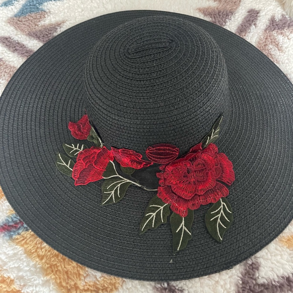 Rose Beach Hat